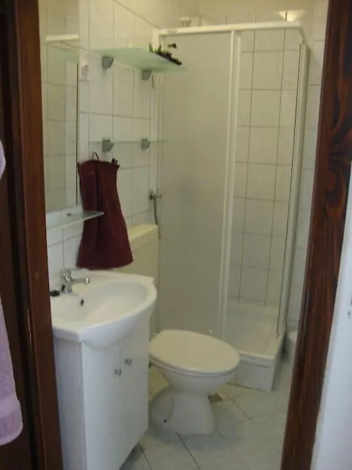 Apartman Lucia Ražanac بيت للعطل
