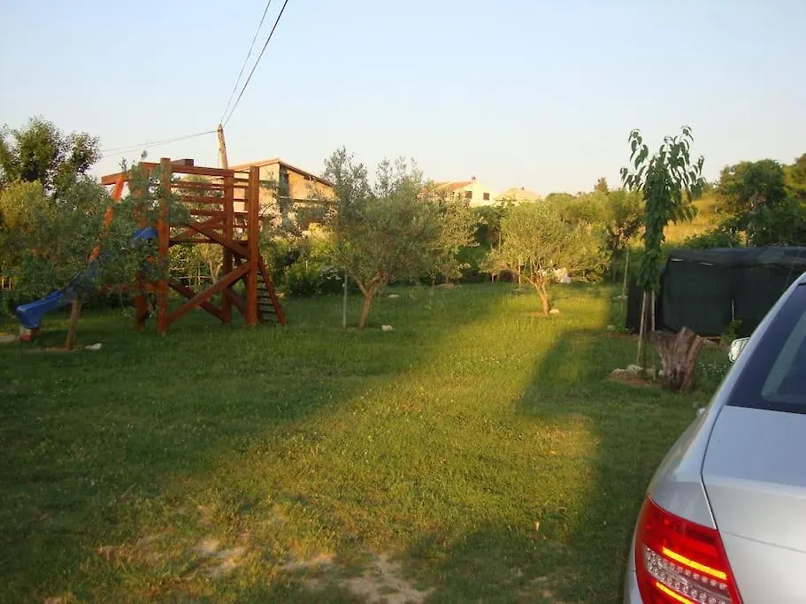 بيت للعطل Apartman Lucia Ražanac
