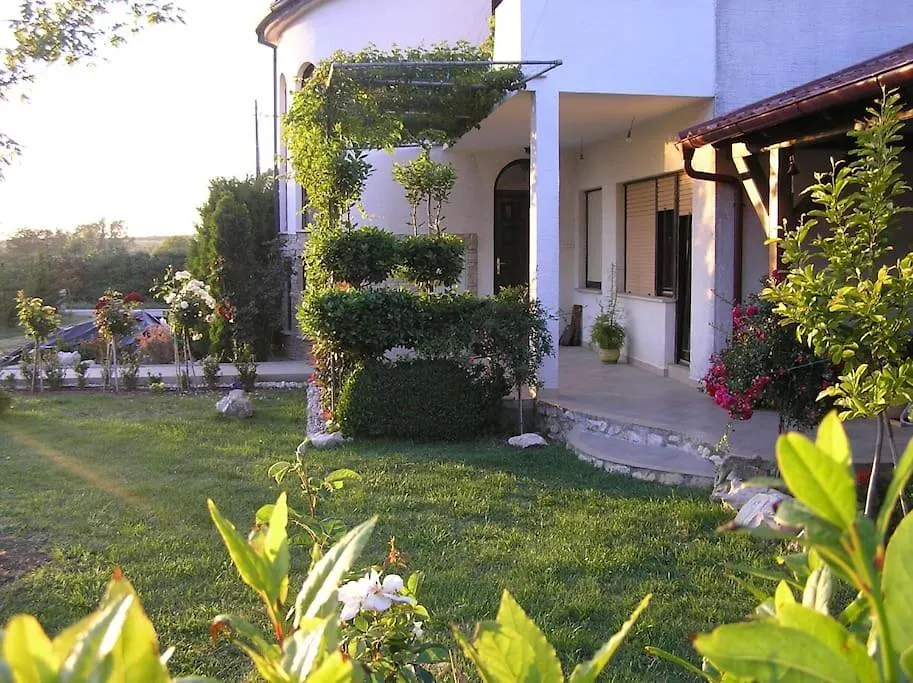 بيت للعطل Apartman Lucia Ražanac كرواتيا