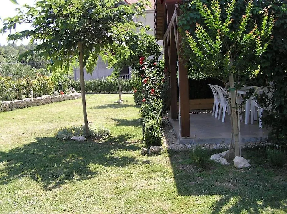 بيت للعطل Apartman Lucia Ražanac
