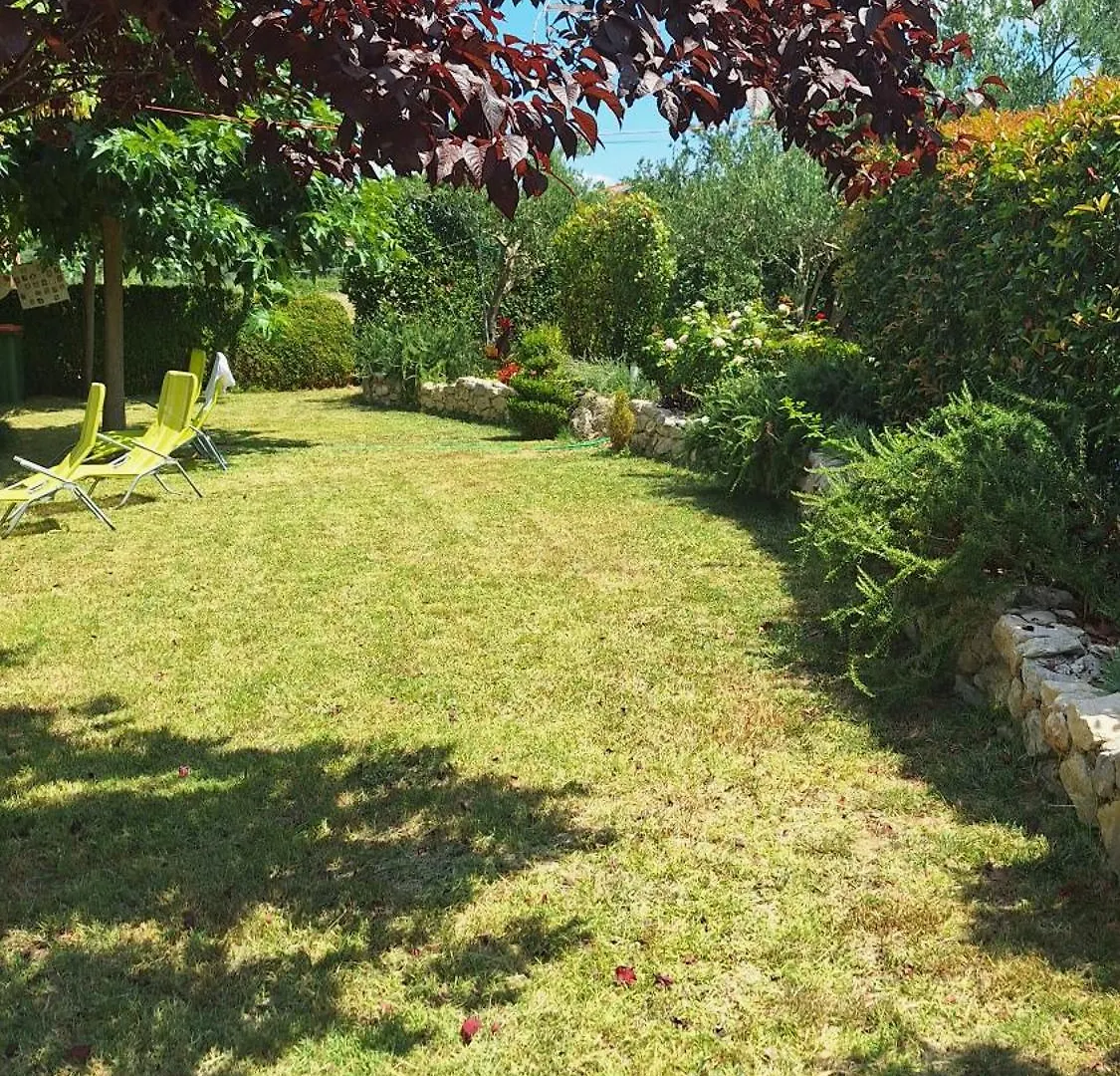 Apartman Lucia Ražanac بيت للعطل