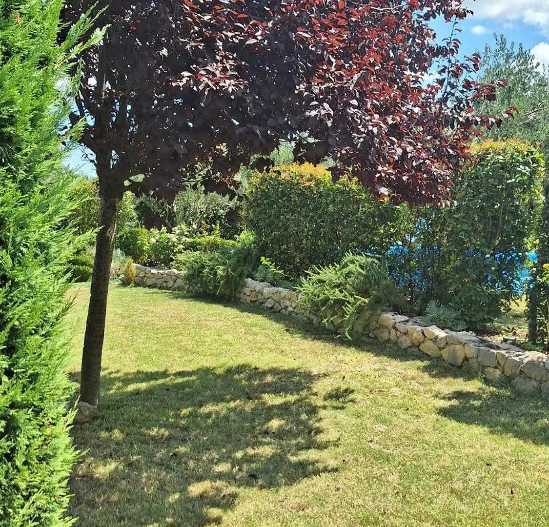 Apartman Lucia Ražanac بيت للعطل